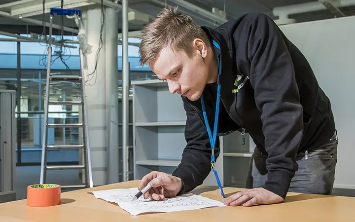 Yritysmuuton huolellinen suunnittelu - Muuttokarhut